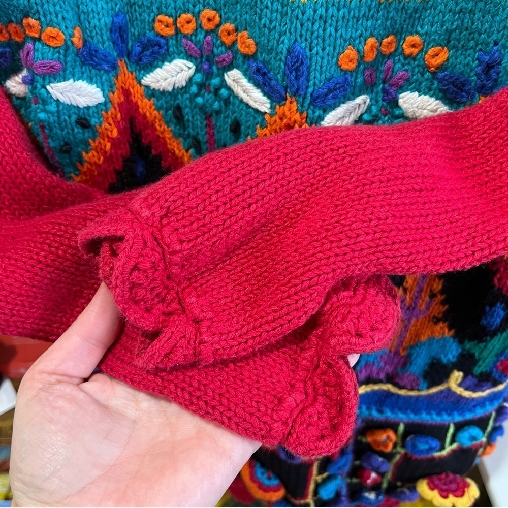 Casual Corner Artsy 90s Red Knit Sweater Vibrant Details Art To Wear - Picture 6 of 11